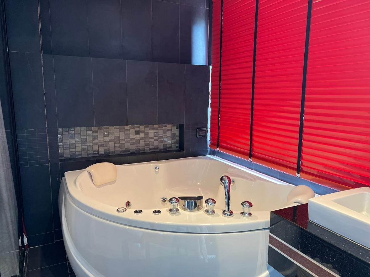 Ms Absolute Bangla Suites Rental Apartment Patong 외부 사진